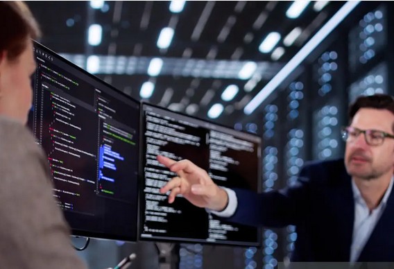 Equipe de tecnologia em ação